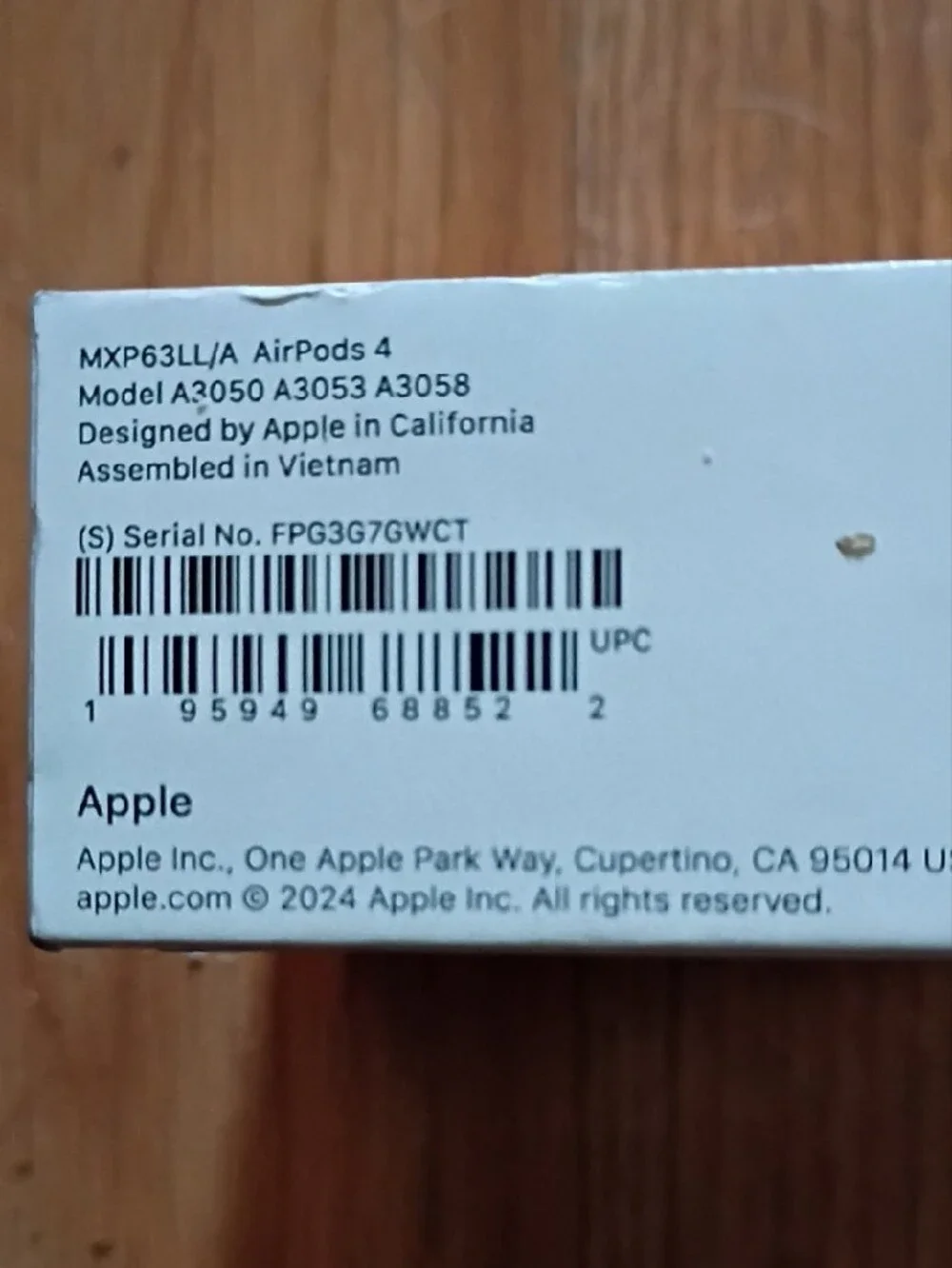 Apple Airpods 4 White Earbuds with Charging Case